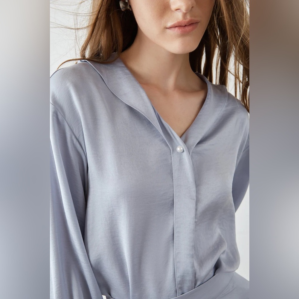 J.ING Jing Blue Satin Long Sleeve Blouse Top Size S/M NWT - Picture 4 of 4